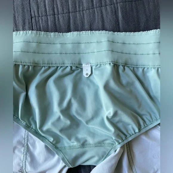 Lululemon Tracker Low-Rise Lined Short 4" - hazy Jade - Picture 6 of 7